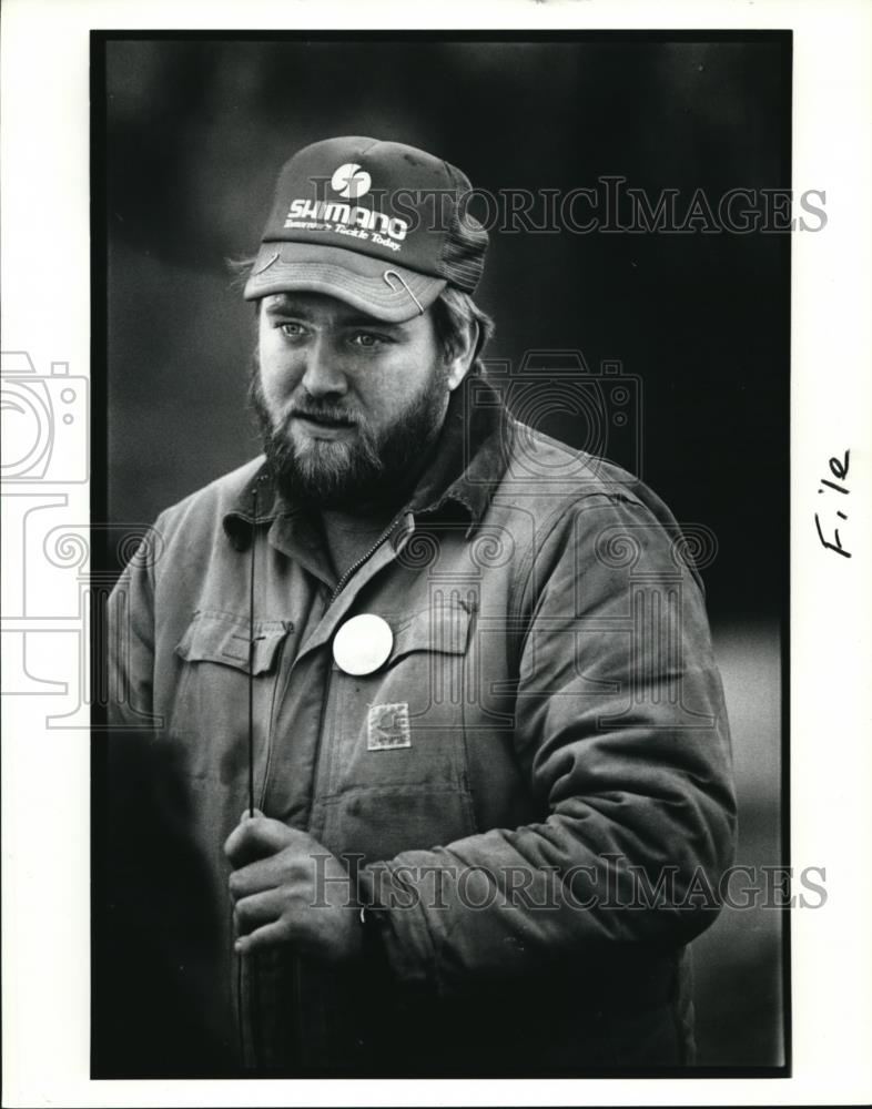 1990 Press Photo Mark Butler caretaker of hunting club - Historic Images