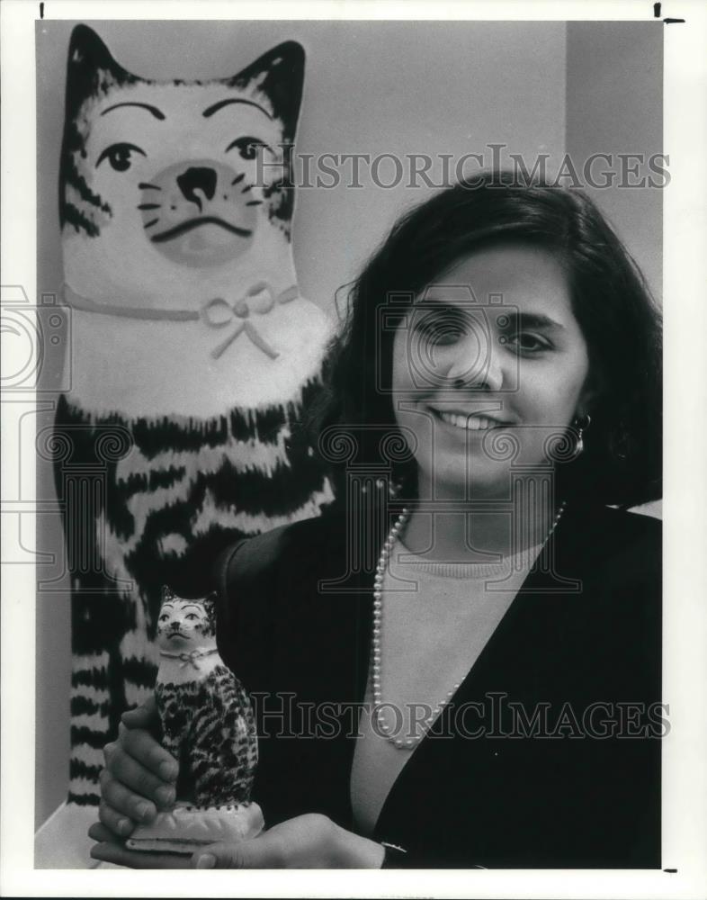 1991 Press Photo Amy Burligame and cats - Historic Images