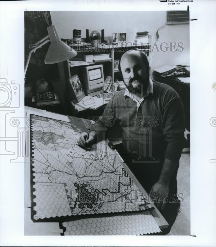 1991 Press Photo Richard Berg trained as a lawyer &amp; prolific wargame designer - Historic Images