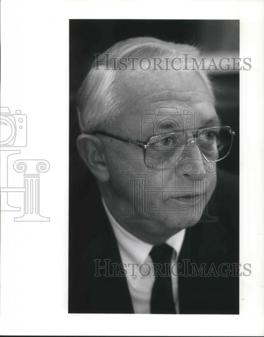 1990 Press Photo John S Dumble President Gliddon Co - Historic Images
