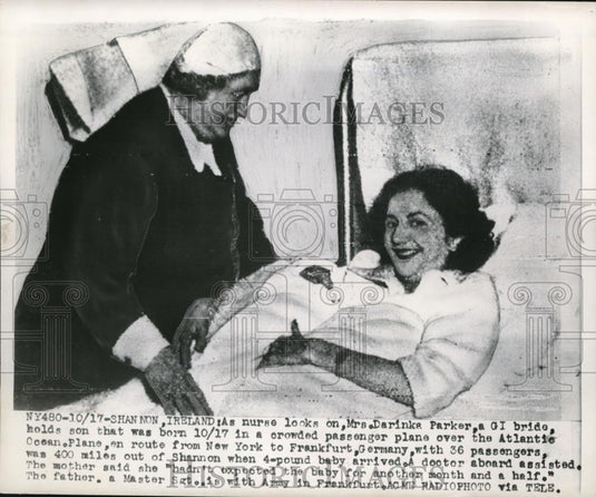 1949 Press Photo A G.I. bride delivered a baby boy while on plane - Historic Images
