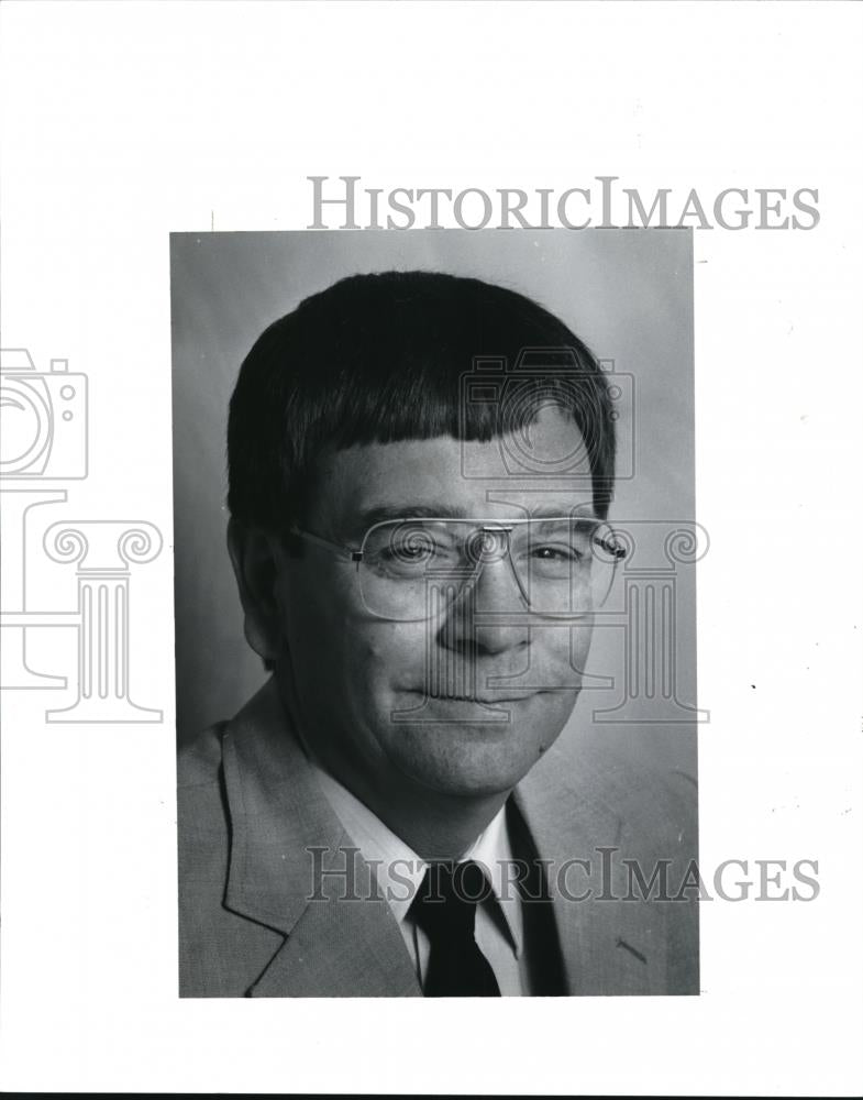 1990 Press Photo Carl Crapo, director of Lorain County Metroparks - Historic Images