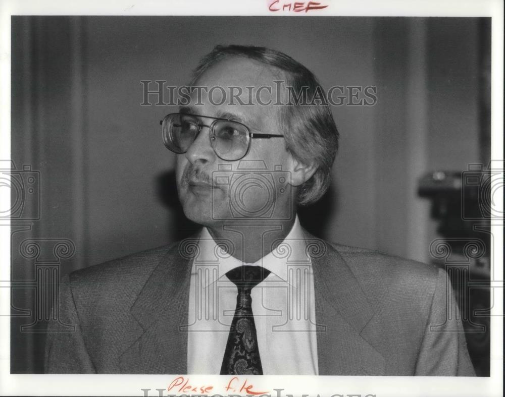 1991 Press Photo Regis Balaban Cleveland School Food Service Manager. - Historic Images