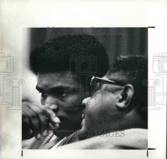 1990 Press Photo Antonio Banks & His Lawyer In Court - Historic Images