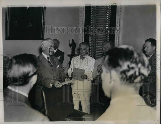 1939 Press Photo Wash DC Sec of State Cordell Hull & mesage to Emanuel of Italy - Historic Images