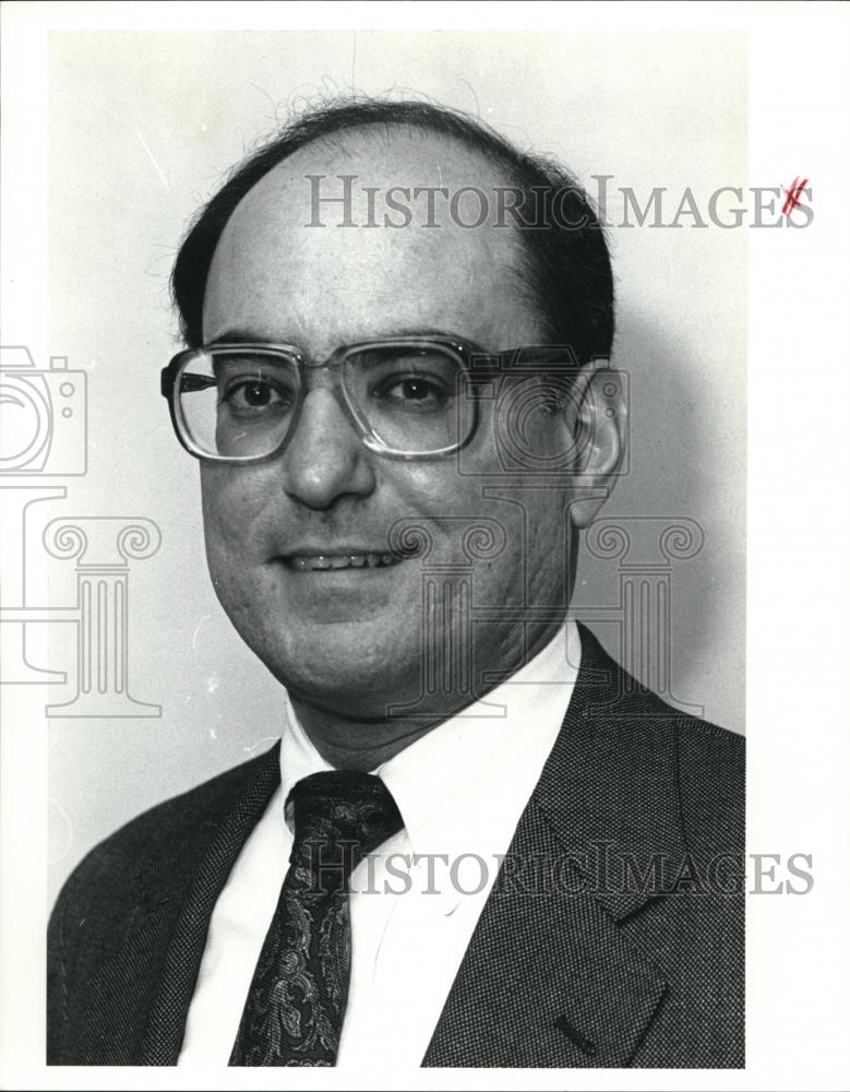 1990 Press Photo Charles M. Ciuni of Ciuni and Panichi Inc. - Historic Images