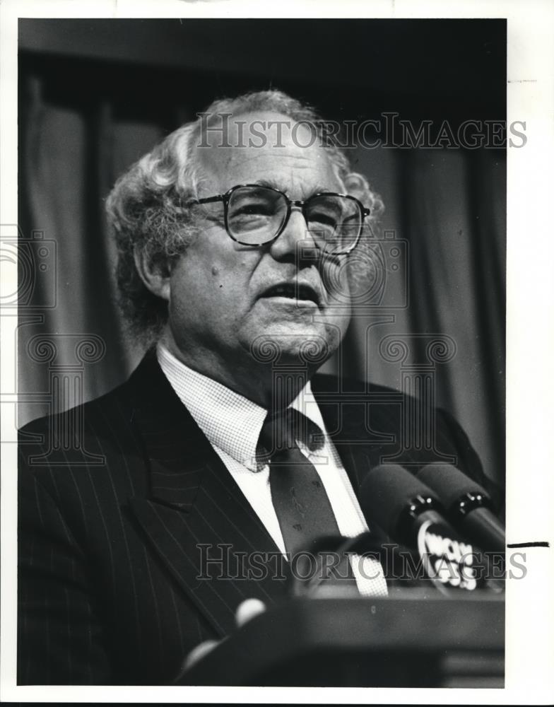 1990 Press Photo Rev William Sloane Coffin, speaks at the City Club - Historic Images