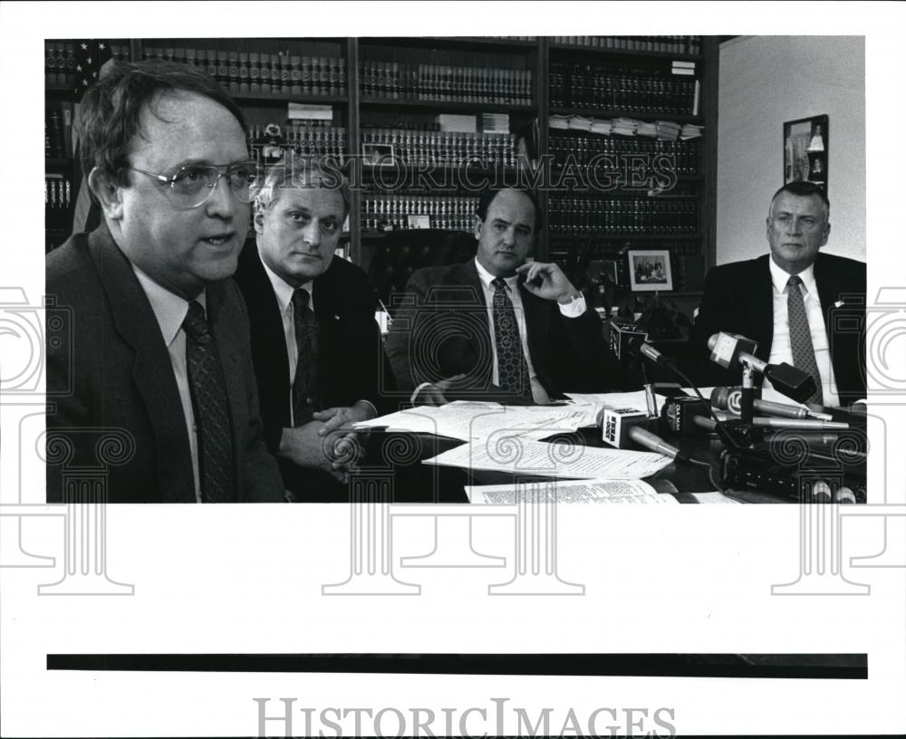 1991 Press Photo Rick Coleman, Anthony Sinagra, Judge Michael Corrigan, Mottel - Historic Images