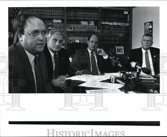 1991 Press Photo Rick Coleman, Anthony Sinagra, Judge Michael Corrigan, Mottel - Historic Images