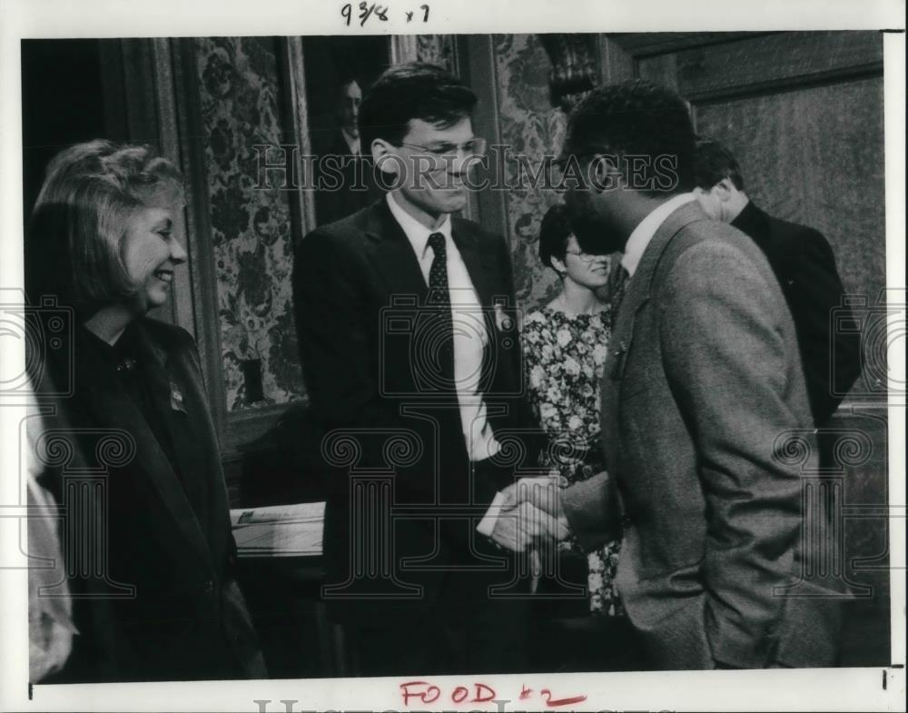 1991 Press Photo Mayor White congratulating Mark Armbruster - Historic Images
