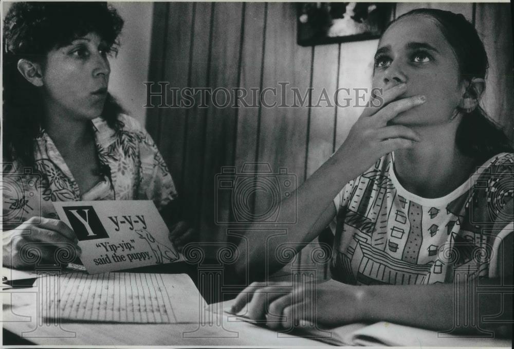 1991 Press Photo Kristen Bowen thinks of a Y word - Historic Images