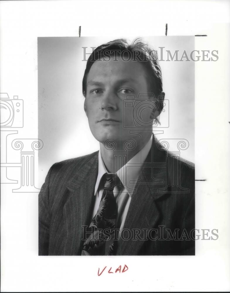 1991 Press Photo Whadimir Abarinov Editor of Nezavisimaya Gazeta newspaper - Historic Images