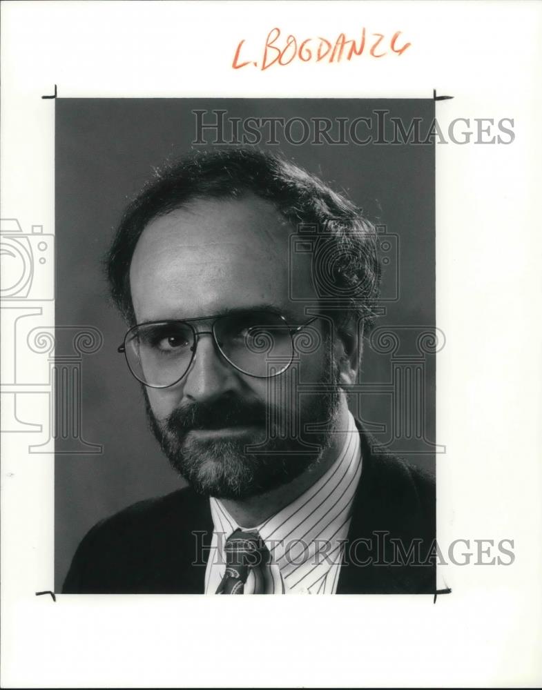 1991 Press Photo Walt Bogdanich author - Historic Images
