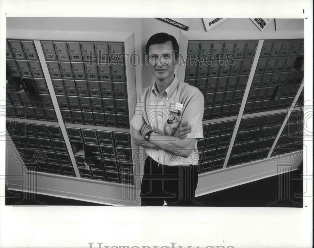 1991 Press Photo John Adams, owner of Mail Box Etc on Pearl Rd in Strongsville - Historic Images