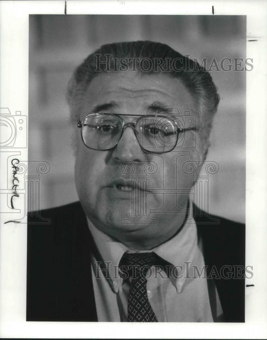 1990 Press Photo Dr. Nathan Berger, cancer expert at Greater Cleveland Hospital - Historic Images