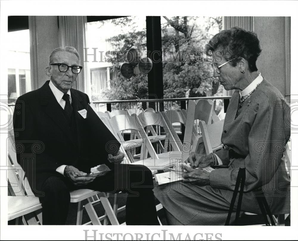 1990 Press Photo Frederick Crawford &amp; his wife, Kay, at the 100th birthday party - Historic Images