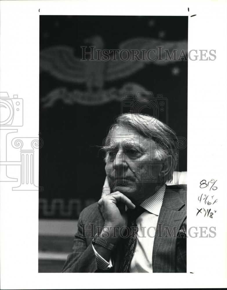 1990 Press Photo Chairman &amp; CEO for Lictite Corporation, Ken Butterworth - Historic Images
