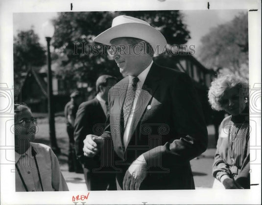 1990 Press Photo Akron Businessman David Brennan Hosted President Bush - Historic Images