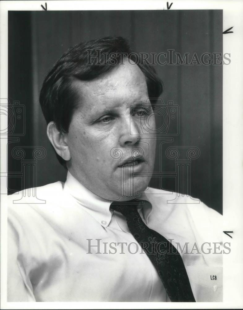 1990 Press Photo Larry C. Brown Jr. speaker at Federation for Community planning - Historic Images