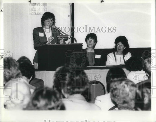 1990 Press Photo Dr. Marcia of the New England Journal of Medicine - Historic Images