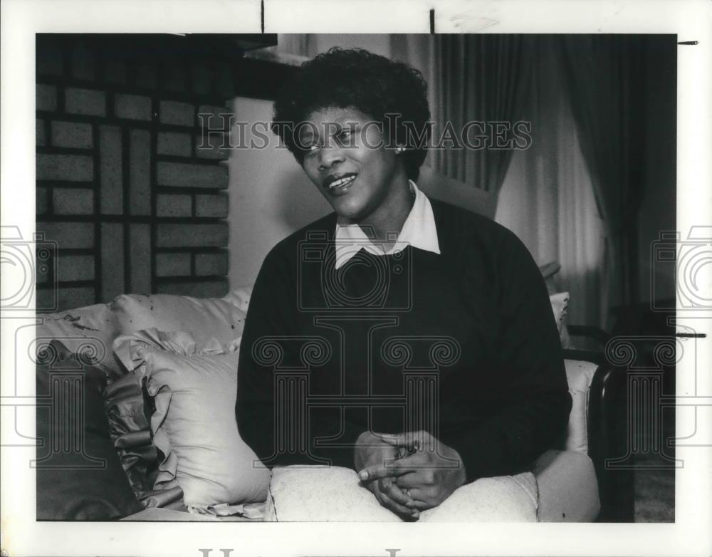 1990 Press Photo Aysa Cole, the only Cleveland area woman to be released - Historic Images