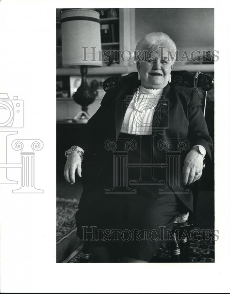 1990 Press Photo Mrs. Viola Colombi, civic activist - Historic Images