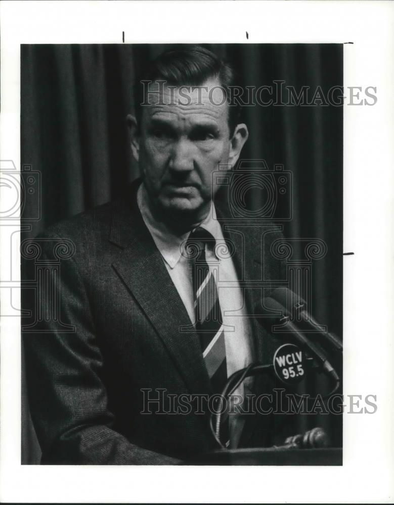 1991 Press Photo Ramsey Clark US Attorney Gen. at City club - Historic Images