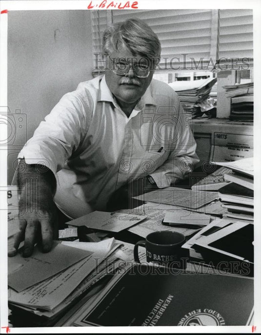 1990 Press Photo John Ballars bad science expert - Historic Images