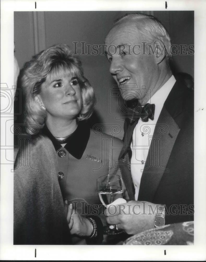 1991 Press Photo Susan Peck &amp; Jim Biggar at UNICEF party for Audrey Hepburn - Historic Images