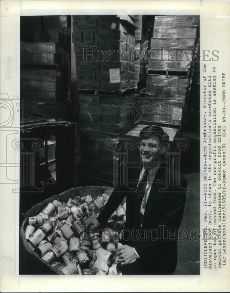 1991 Press Photo Mark Armbruster Director of Cleveland Food Bank at Warehouse - Historic Images