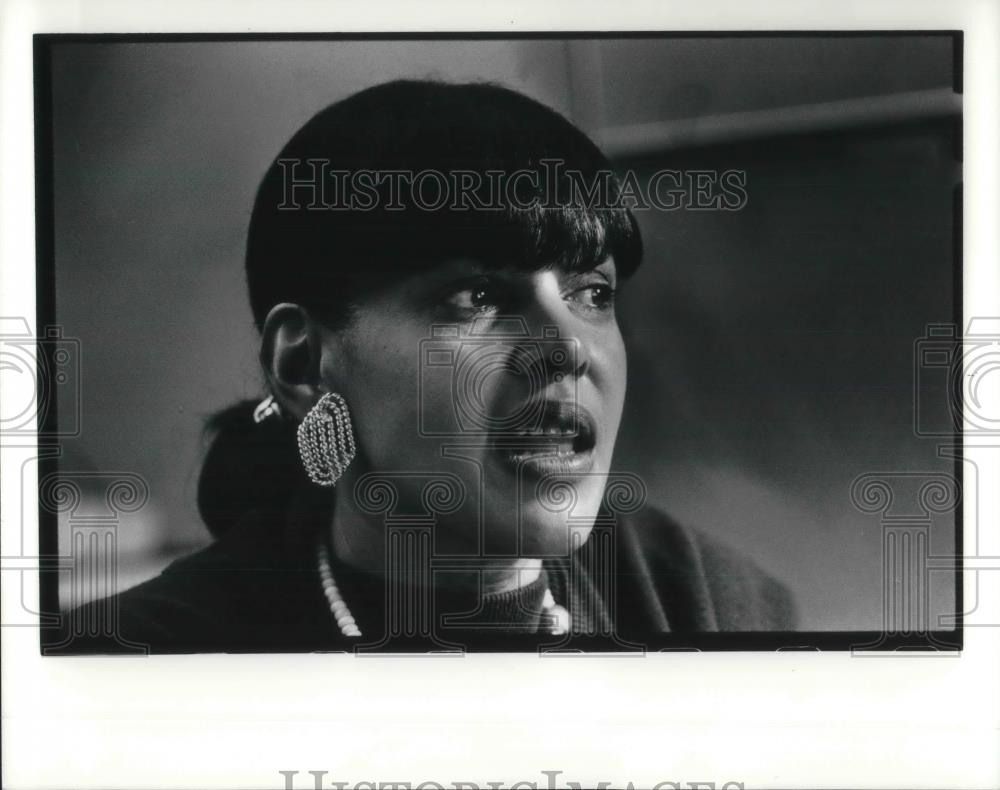 1990 Press Photo Goldie Alvis of Cleveland Foundation. - Historic Images