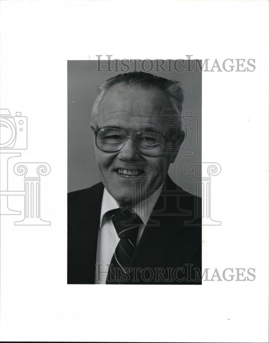 1990 Press Photo Elbert Crary of Auburn TWP also organic farmer,recycler - Historic Images