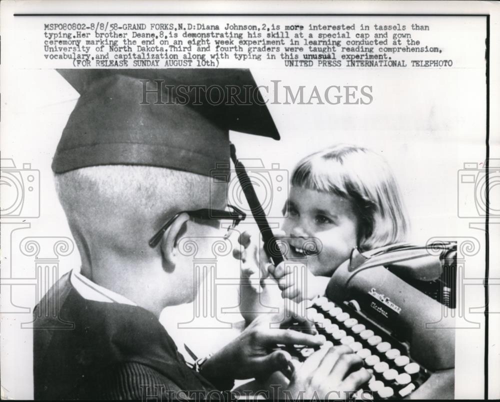 1958 Press Photo Deana and Diana Johnson, 8 and 2 years old respectively - Historic Images