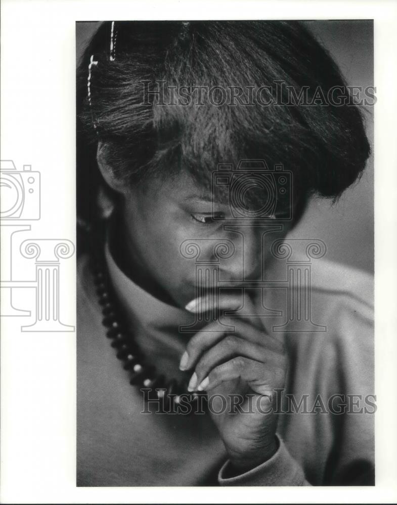 1990 Press Photo Sheila M Barnes - Historic Images