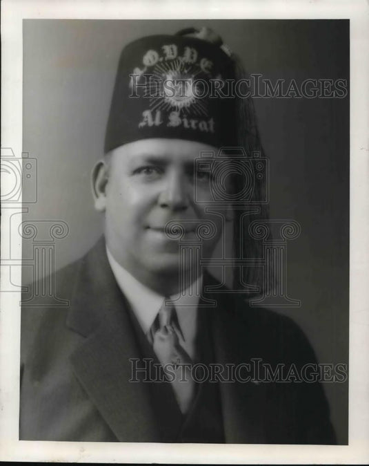 1939 Press Photo Past Monarch of Al Sirat Grotto Chalres Johnson elected - Historic Images