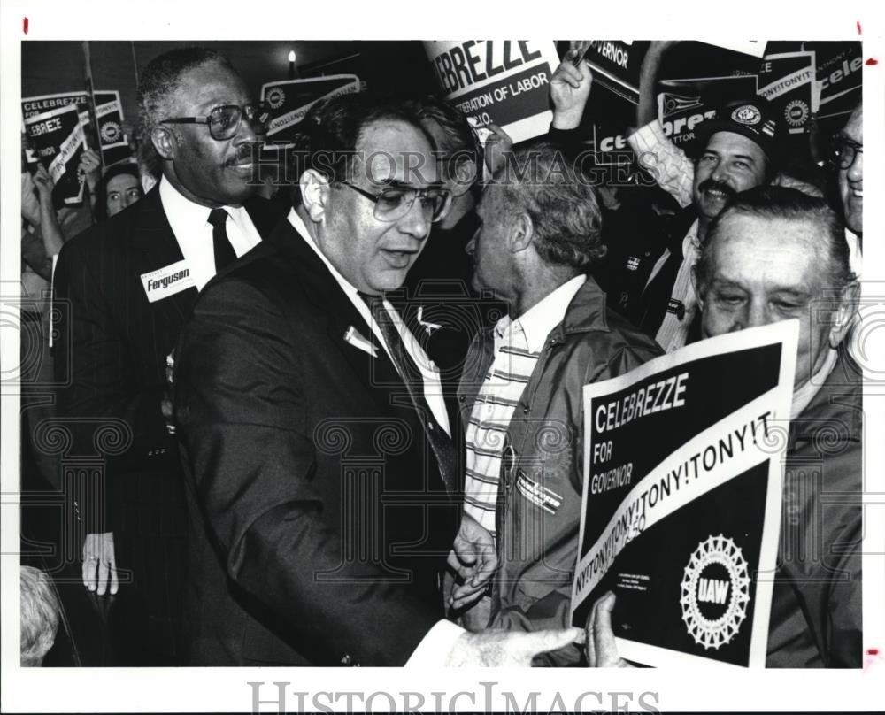 1990 Press Photo Anthony Celebrezze Jr Labor rally ,Cleveland Convention Ctr - Historic Images