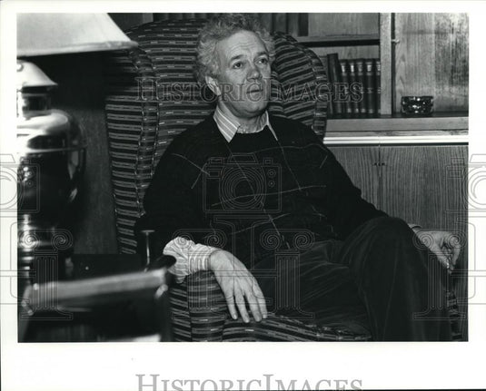 1991 Press Photo Stewart Conn By The Pool Author and Playwright - Historic Images
