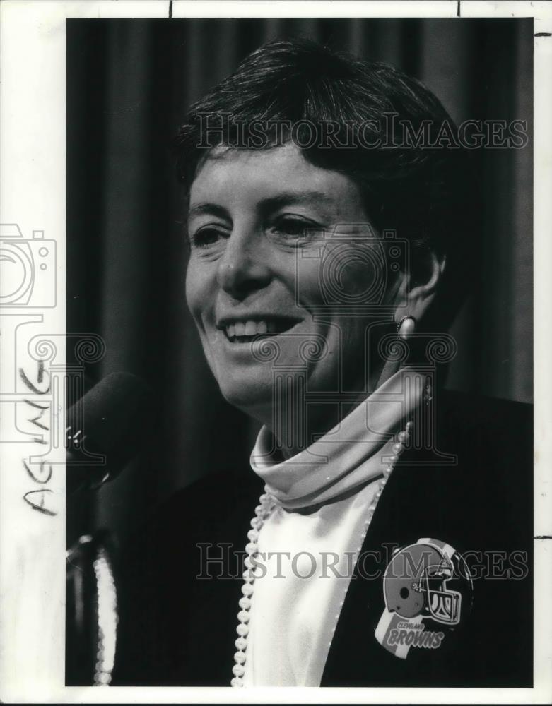 1990 Press Photo Mary Boyle at City Club - Historic Images