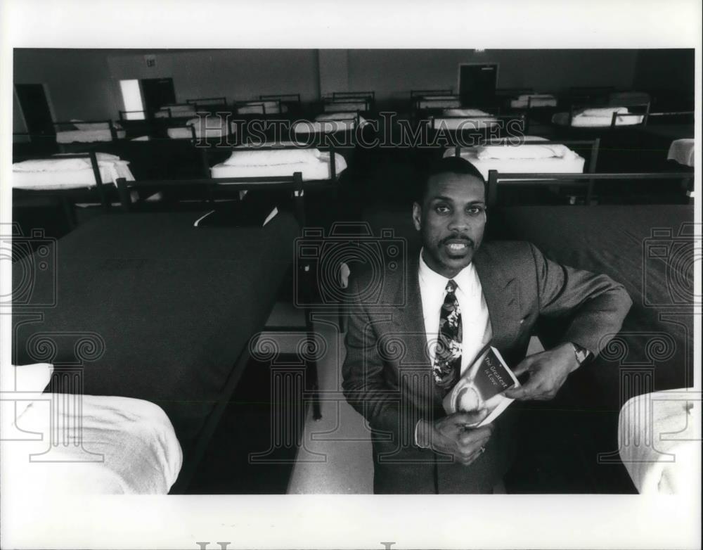 1994 Press Photo Fred Buford resident mens co-ordinator at City Mission - Historic Images