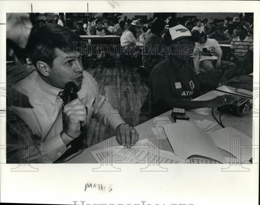 1990 Press Photo Bill Bauer at Tremont Elementary School - Historic Images