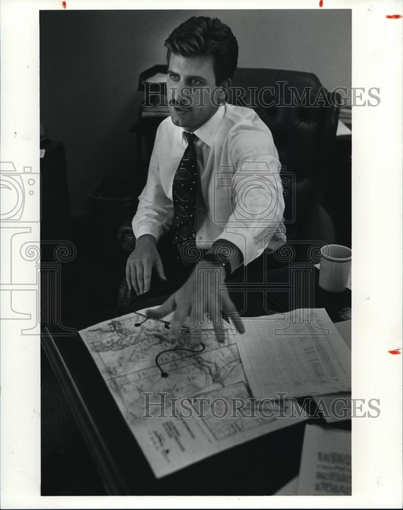 1991 Press Photo Steven Calabrese A Commercial Real Estate Appraiser - Historic Images