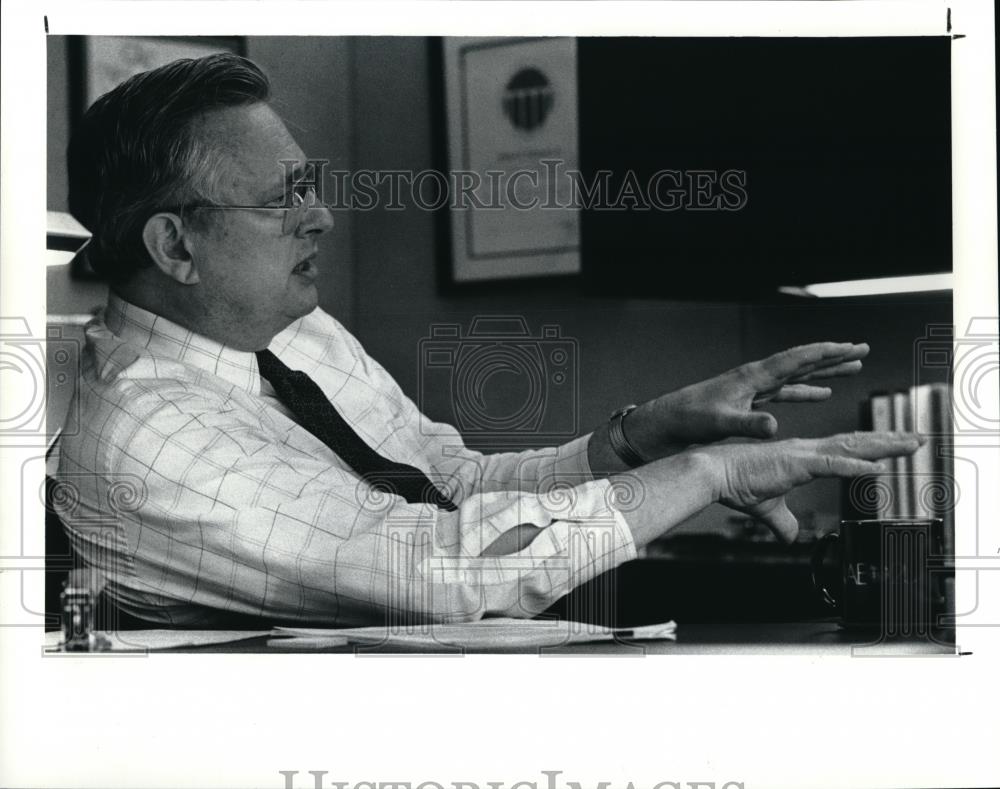 1990 Press Photo Arden Dement vice President research National Science - Historic Images