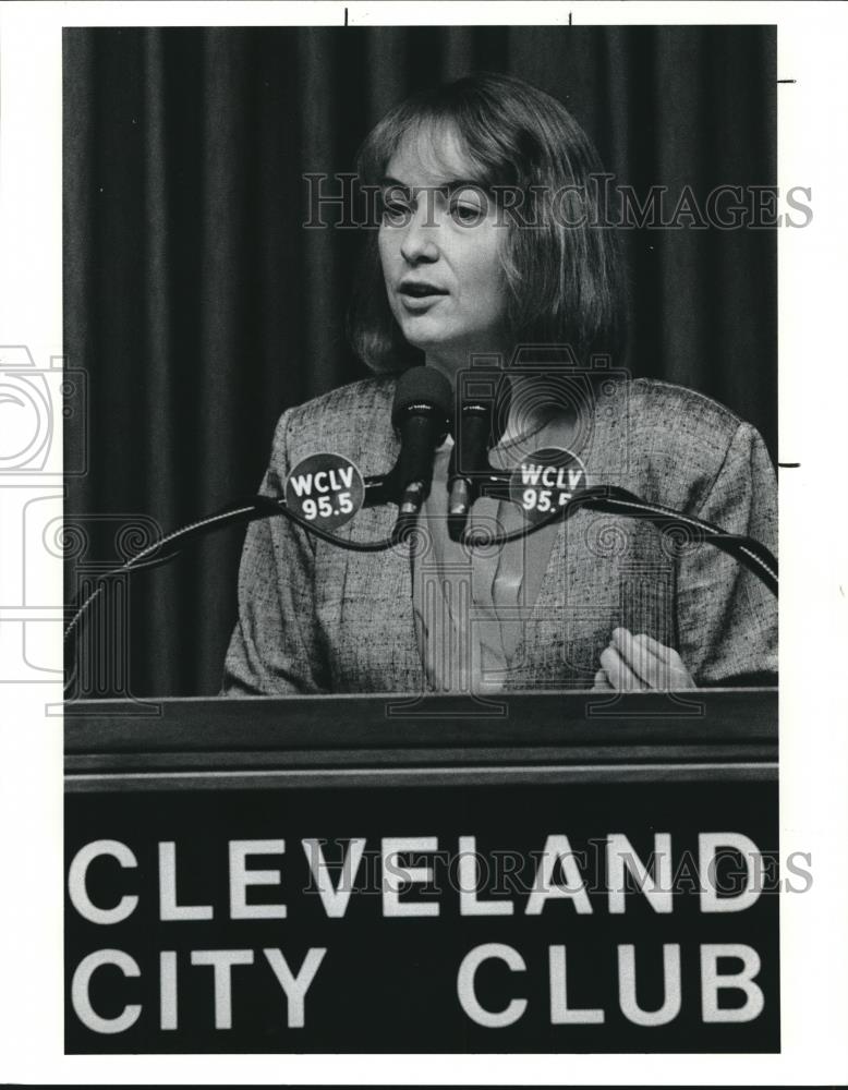 1991 Press Photo Ruth Barrett Midwest Regional Director Of Amnesty International - Historic Images