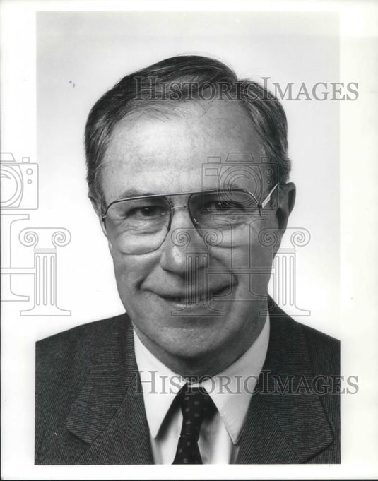 1990 Press Photo Writer Joe Burke - Historic Images