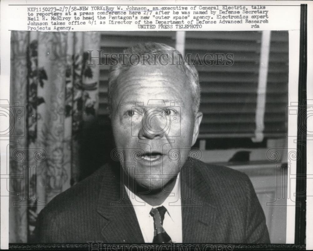 1958 Press Photo The General electric executive Roy Johnson - ned05513 - Historic Images