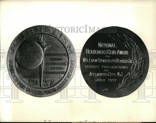 1937 Press Photo A plaque that says "Outstanding Journalistic Achievement of the - Historic Images