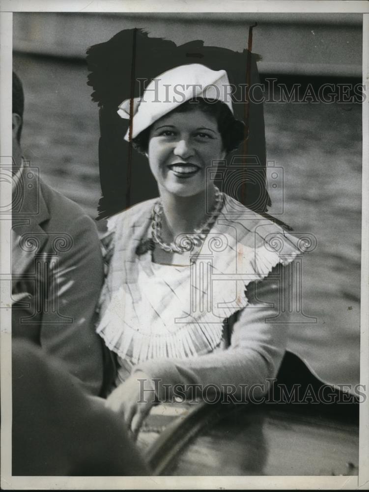 1934 Press Photo Mrs Henry D Phelps nee Muriel Vanderbilt Church - Historic Images