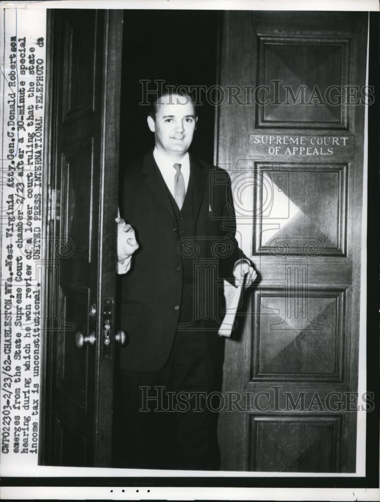 1962 Press Photo Gen. Donald Robertson won the review of a lower court ruling - Historic Images