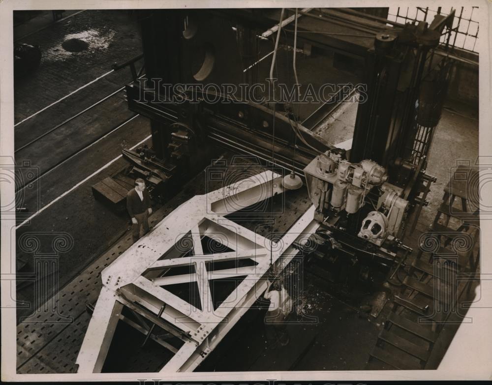 1936 Press Photo Huge Planer Cuts Section for 200 Inch Telescope - Historic Images