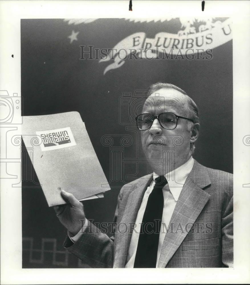 1981 Press Photo John Breen, chairman of Sherwin Williams at Cleveland Society - Historic Images